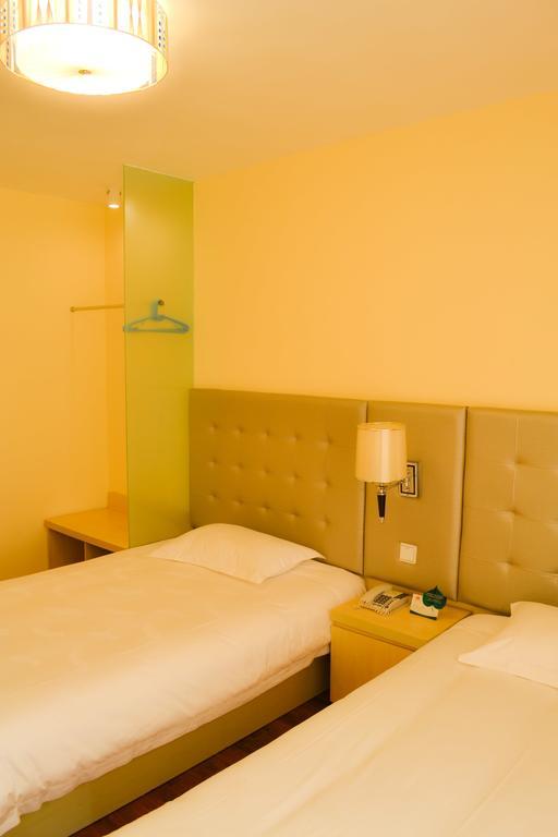 Qingdao Renjia Bussiness Hotel エクステリア 写真